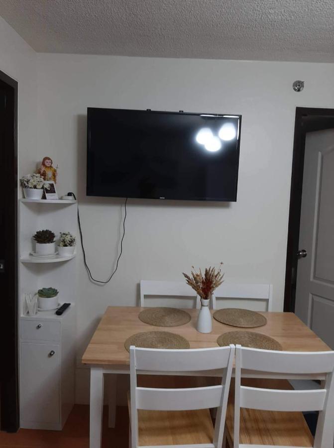 Lovely 2 Bedroom Condo With Free Secured Parking Manila Kültér fotó